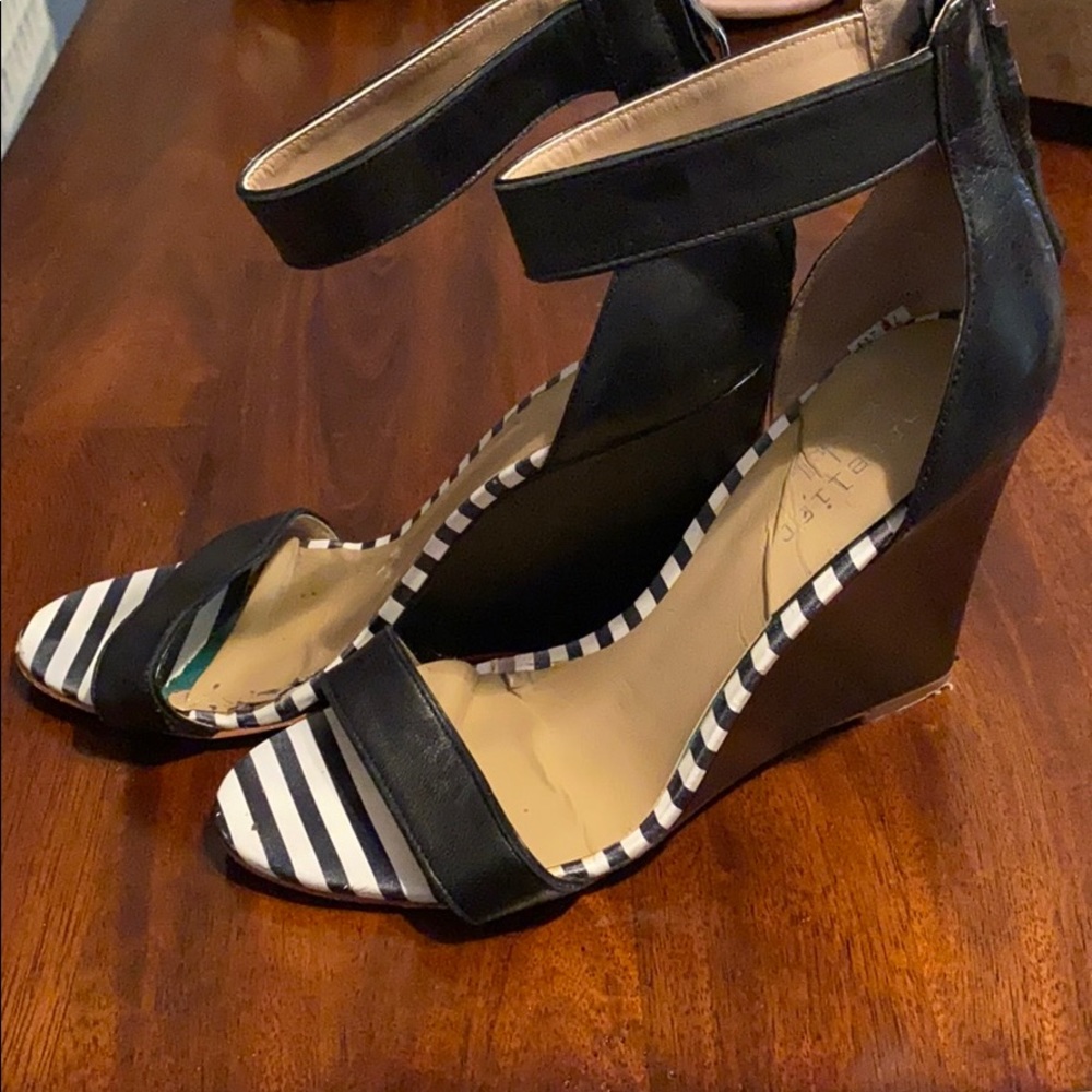 Artelier Nicole Miller Wedges size 7